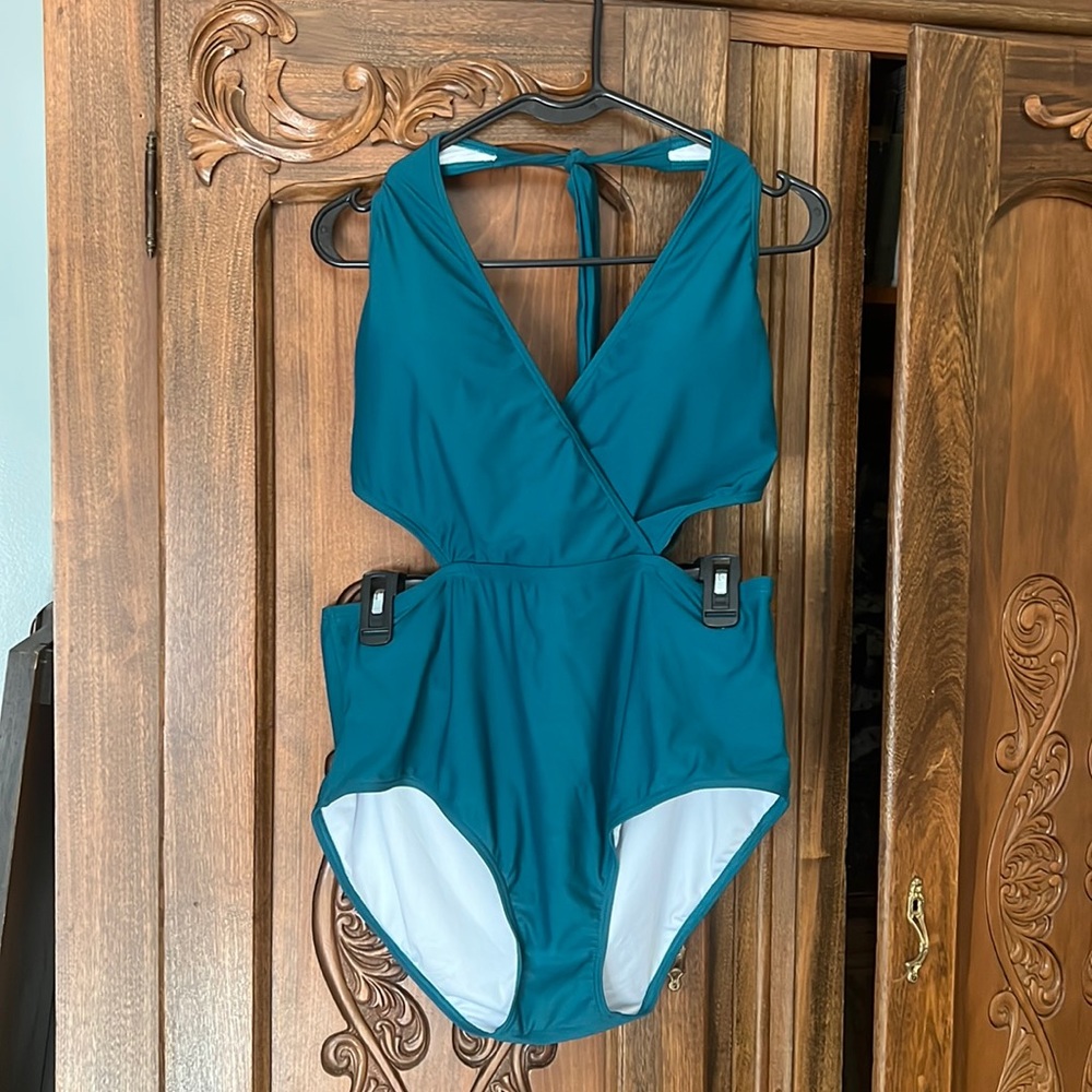 NWT Zeraca Swim suit- Evergreen Sz XL (18)